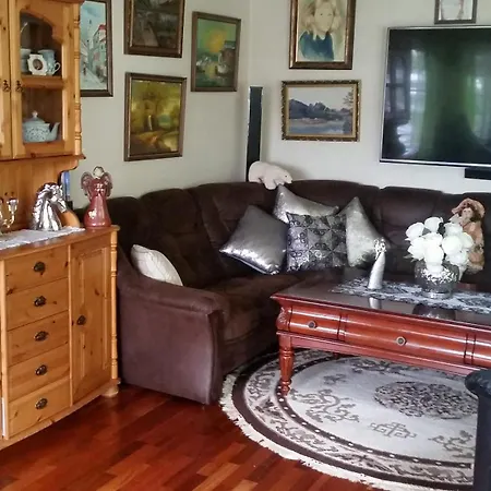 Stort Hus Med Garasje, 3 Soverom Villa