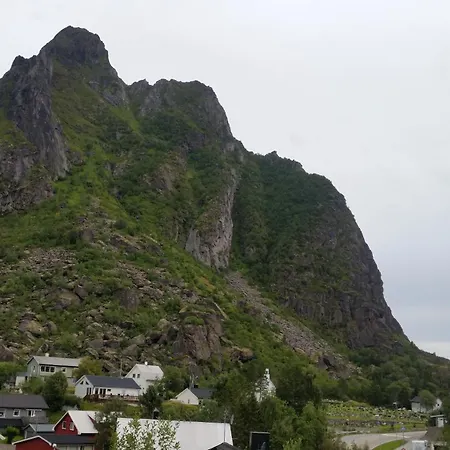 Stort Hus Med Garasje, 3 Soverom Villa Svolvær