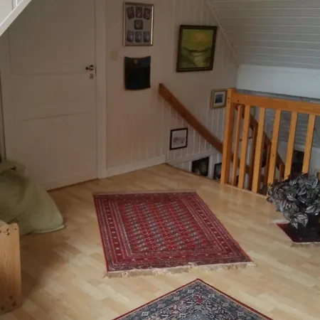 Stort Hus Med Garasje, 3 Soverom Villa Svolvær