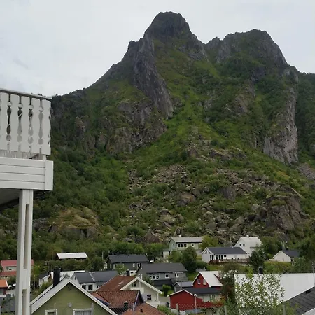 Villa Stort Hus Med Garasje, 3 Soverom Svolvær