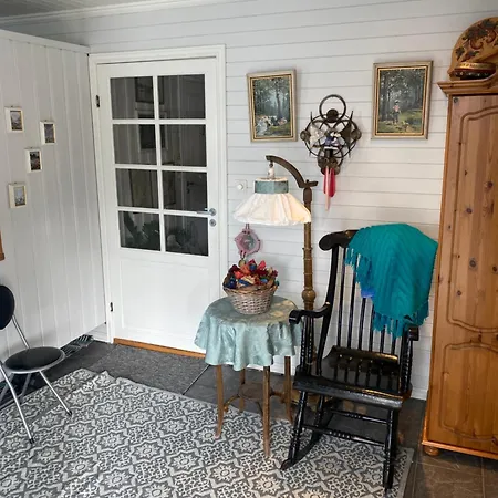 Stort Hus Med Garasje, 3 Soverom Svolvær