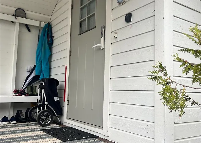 Stort Hus Med Garasje, 3 Soverom Свольвер