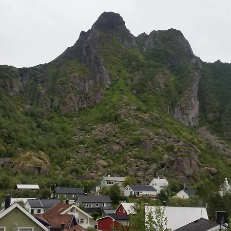 Stort Hus Med Garasje, 3 Soverom Villa