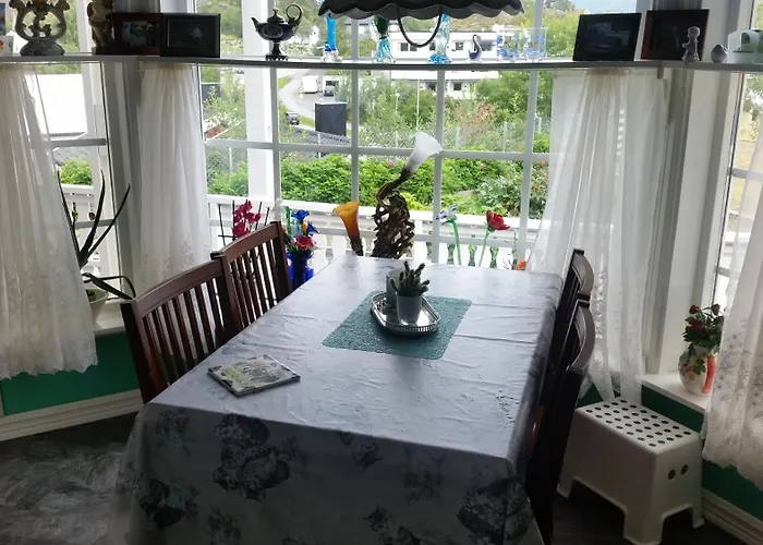 Willa Stort Hus Med Garasje, 3 Soverom Svolvær