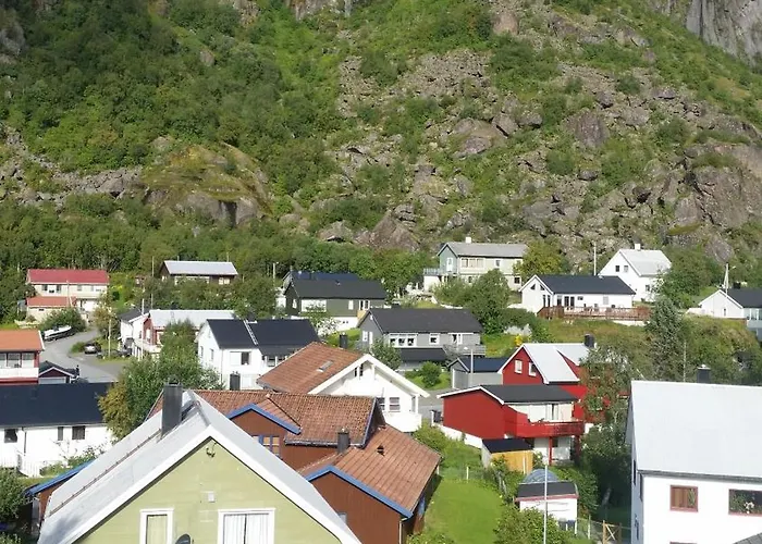 Stort Hus Med Garasje, 3 Soverom *