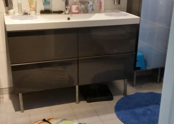 Stort Hus Med Garasje, 3 Soverom Svolvær