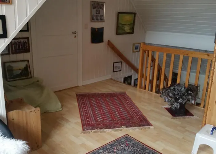Stort Hus Med Garasje, 3 Soverom Willa Svolvær